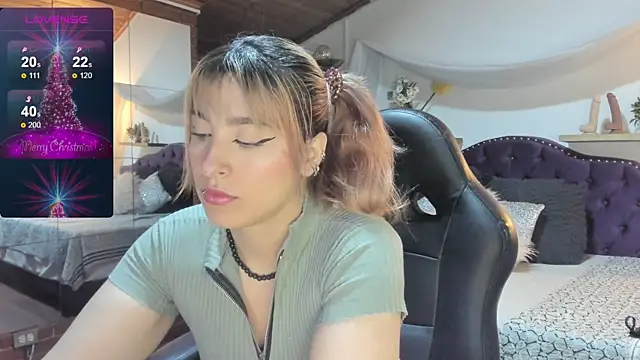 sophialyh 1 online show from 12-04-25, 12:47