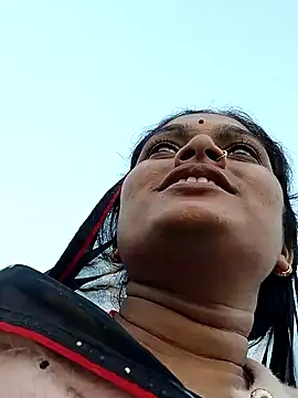 Snapshot of Na_shreya chatting on 11-21-25, 11:42 Na shreya online show from 11-21-25, 11:42