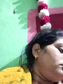 Snapshot of Na_shreya chatting on 11-28-25, 11:51 Na shreya online show from 11-28-25, 11:51