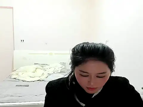 Snapshot of xx100403 chatting on 10-21-25, 12:28 xx100403 online show from 10-21-25, 12:28