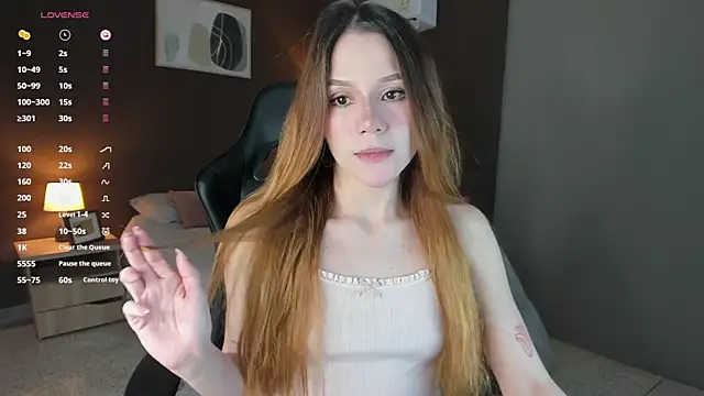 Snapshot of Alexandra-16 chatting on 10-06-25, 10:07 Alexandra-16 online show from 10-06-25, 10:07