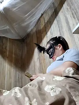 Tuyet xx online show from 10-04-25, 02:04