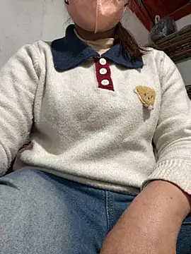 Snapshot of Liu30 chatting on 11-28-25, 05:15 Liu30 online show from 11-28-25, 05:15