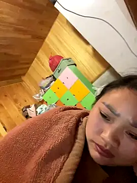 Snapshot of Liu30 chatting on 12-17-25, 03:40 Liu30 online show from 12-17-25, 03:40