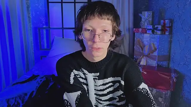 TommieHi online show from 11-22-25, 01:10