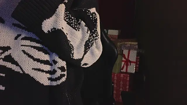 TommieHi online show from 11-28-25, 05:21