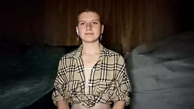 LynteriLain online show from 10-01-25, 08:26