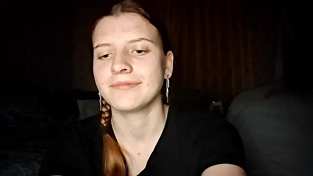 LynteriLain online show from 10-26-25, 08:37