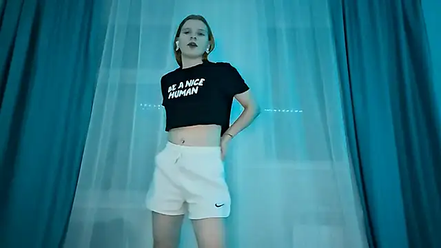 LynteriLain online show from 11-09-25, 07:23