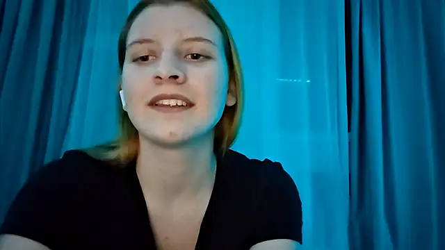 LynteriLain online show from 11-16-25, 08:25