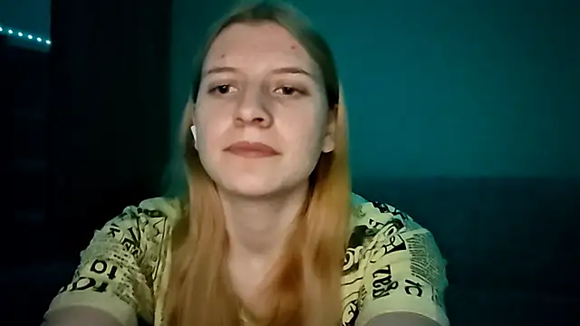 LynteriLain online show from 11-26-25, 03:18