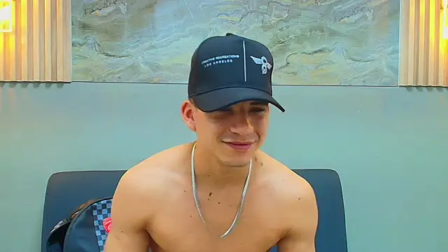 Snapshot of daniscot chatting on 09-27-25, 02:00 daniscot online show from 09-27-25, 02:00