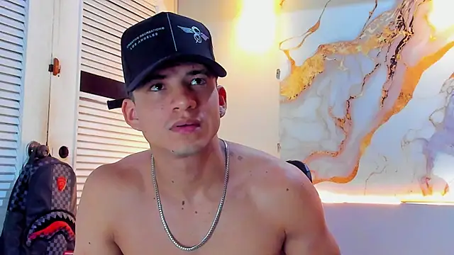 Snapshot of daniscot chatting on 10-01-25, 03:56 daniscot online show from 10-01-25, 03:56