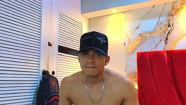 Snapshot of daniscot chatting on 10-09-25, 03:59 daniscot online show from 10-09-25, 03:59