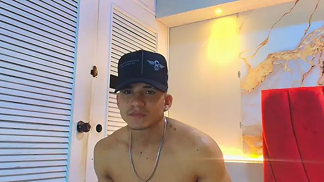 Snapshot of daniscot chatting on 10-14-25, 03:51 daniscot online show from 10-14-25, 03:51