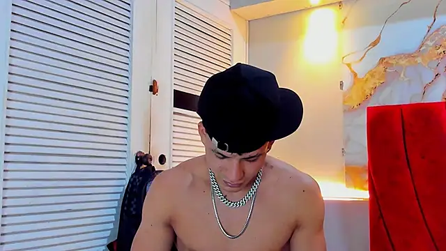 Snapshot of daniscot chatting on 10-16-25, 04:13 daniscot online show from 10-16-25, 04:13