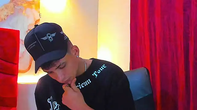 Snapshot of daniscot chatting on 10-18-25, 03:42 daniscot online show from 10-18-25, 03:42