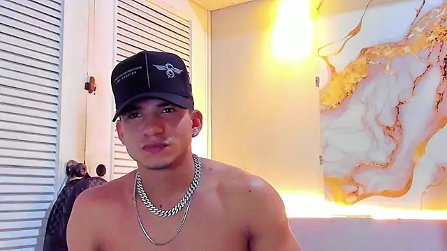 Snapshot of daniscot chatting on 10-28-25, 08:07 daniscot online show from 10-28-25, 08:07