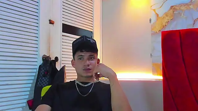 Snapshot of daniscot chatting on 10-29-25, 03:53 daniscot online show from 10-29-25, 03:53