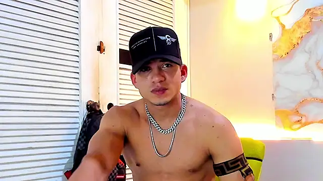 Snapshot of daniscot chatting on 11-06-25, 04:02 daniscot online show from 11-06-25, 04:02