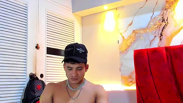 Snapshot of daniscot chatting on 11-17-25, 03:45 daniscot online show from 11-17-25, 03:45