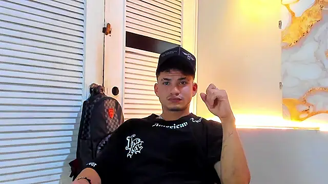 Snapshot of daniscot chatting on 11-21-25, 03:49 daniscot online show from 11-21-25, 03:49