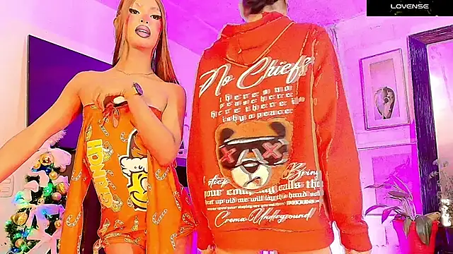 GIRLS OFFICIALL   online show from 11-28-25, 07:22