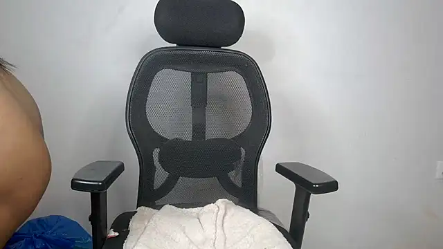 Snapshot of mooonlightbaby chatting on 04-04-26, 07:11 mooonlightbaby online show from 04-04-26, 07:11