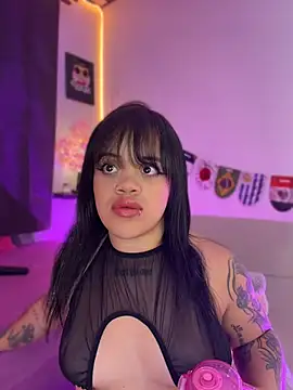 Snapshot of Sussyroxxx chatting on 07-14-26, 03:33 Sussyroxxx online show from 07-14-26, 03:33
