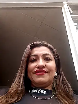 chloe  Jones  online show from 10-21-25, 07:03