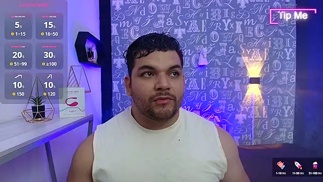 Snapshot of Adonis_Walker chatting on 10-01-25, 07:42 Adonis Walker online show from 10-01-25, 07:42