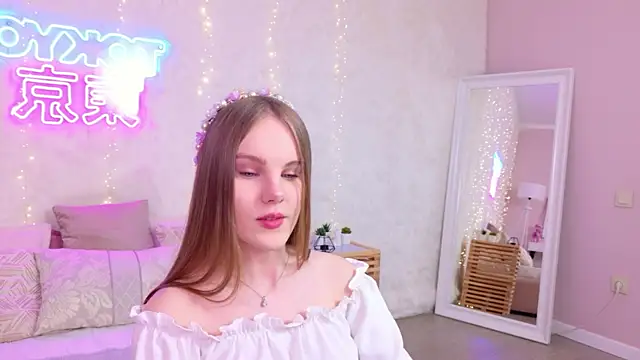 Snapshot of Lili_Lohan chatting on 05-15-26, 05:03 Lili Lohan online show from 05-15-26, 05:03