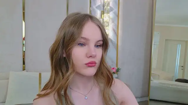 Snapshot of Lili_Lohan chatting on 05-31-26, 05:04 Lili Lohan online show from 05-31-26, 05:04