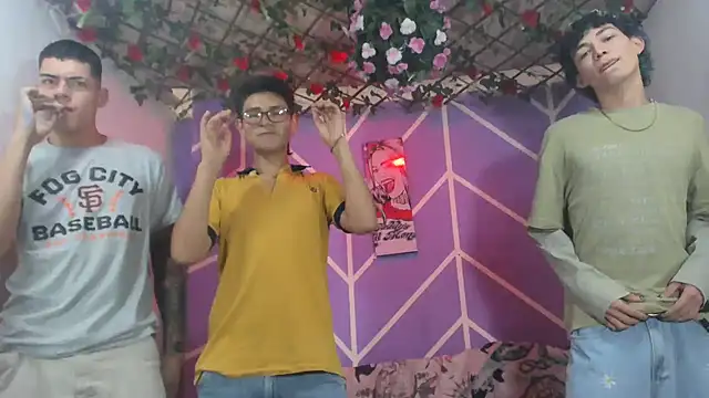 Snapshot of nexusboyhot chatting on 09-29-25, 07:40 nexusboyhot online show from 09-29-25, 07:40