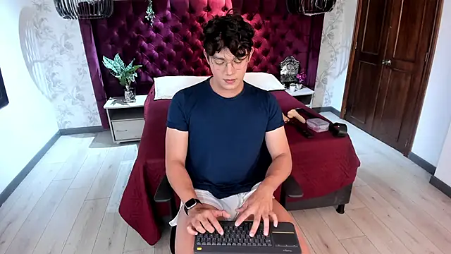 Snapshot of DyllanCooper chatting on 11-07-25, 12:05 DyllanCooper online show from 11-07-25, 12:05