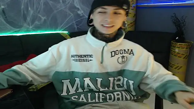 Kuregari xs online show from 10-26-25, 04:29