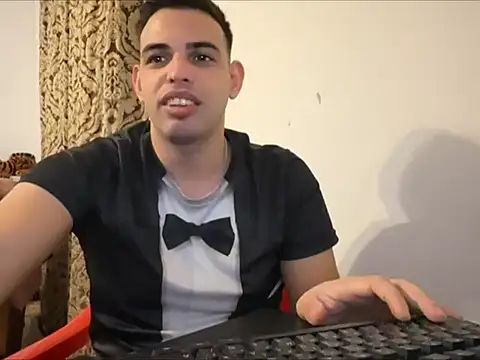 Snapshot of _Djonson_ chatting on 10-01-25, 06:25 Djonson online show from 10-01-25, 06:25