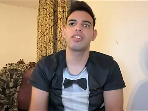 Snapshot of _Djonson_ chatting on 10-12-25, 02:32 Djonson online show from 10-12-25, 02:32