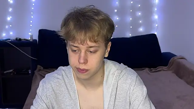  bee boy  online show from 10-15-25, 04:18