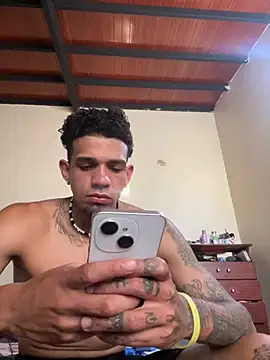 Valentino-elTuyo online show from 02-02-26, 03:00