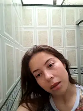 Snapshot of EmmaValencia_ chatting on 10-29-25, 06:20 EmmaValencia online show from 10-29-25, 06:20