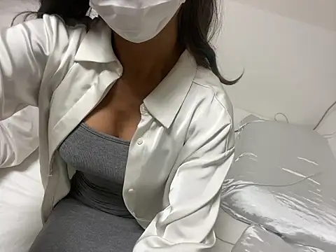 Snapshot of Toriyufu chatting on 12-02-25, 09:32 Toriyufu online show from 12-02-25, 09:32