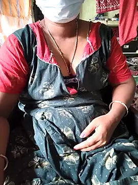Snapshot of Tamilselviroja- chatting on 11-24-25, 04:12 Tamilselviroja- online show from 11-24-25, 04:12