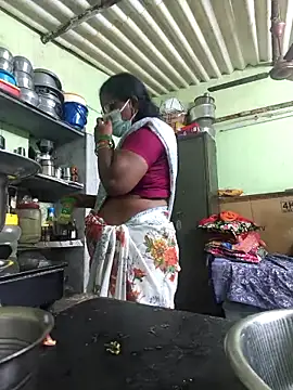 Snapshot of Tamilselviroja- chatting on 03-28-26, 03:11 Tamilselviroja- online show from 03-28-26, 03:11