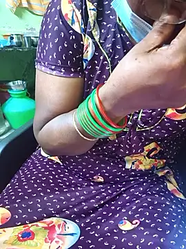 Snapshot of Tamilselviroja- chatting on 04-01-26, 03:42 Tamilselviroja- online show from 04-01-26, 03:42