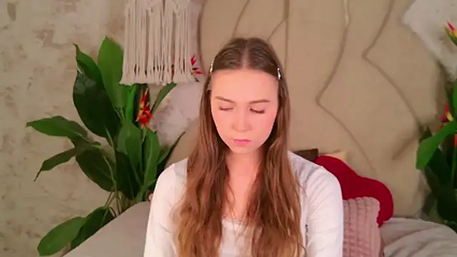 OliviaLay online show from 11-14-25, 11:20