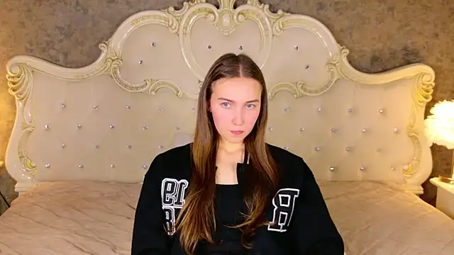 OliviaLay online show from 01-12-26, 12:21