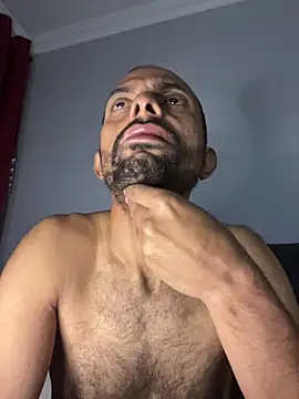 Snapshot of XxvanxX chatting on 11-22-25, 05:23 XxvanxX online show from 11-22-25, 05:23