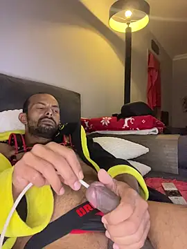 Snapshot of XxvanxX chatting on 11-26-25, 02:56 XxvanxX online show from 11-26-25, 02:56