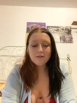 Snapshot of SweetieLina chatting on 10-05-25, 05:11 SweetieLina online show from 10-05-25, 05:11